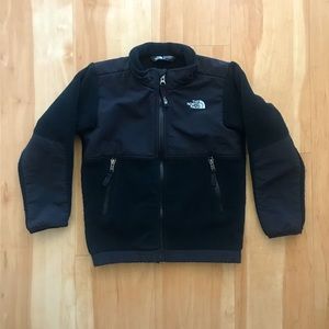 Kid’s size 5 North Face fleece